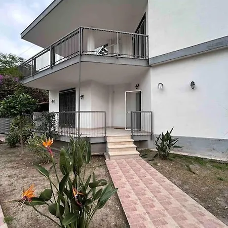 Mia Mondello, 200m To Beach, Private Parking Willa *